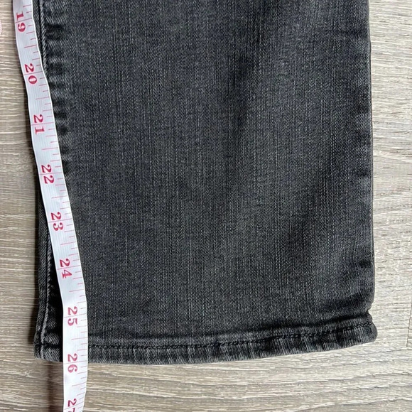 Madewell Cali Demi-Boot Jeans in Bellspring Wash: Button-Front Edition - Picture 7 of 10